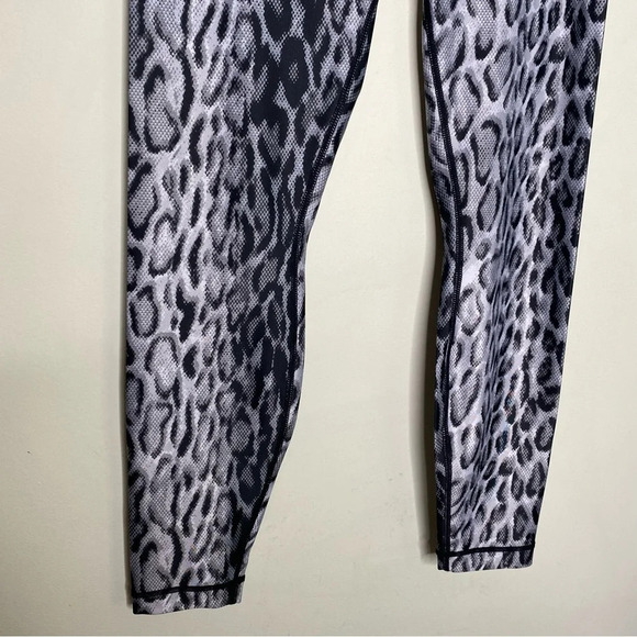 Playground Gray Black Animal Snake Print High Rise Tight Leggings Size Small - Picture 5 of 9